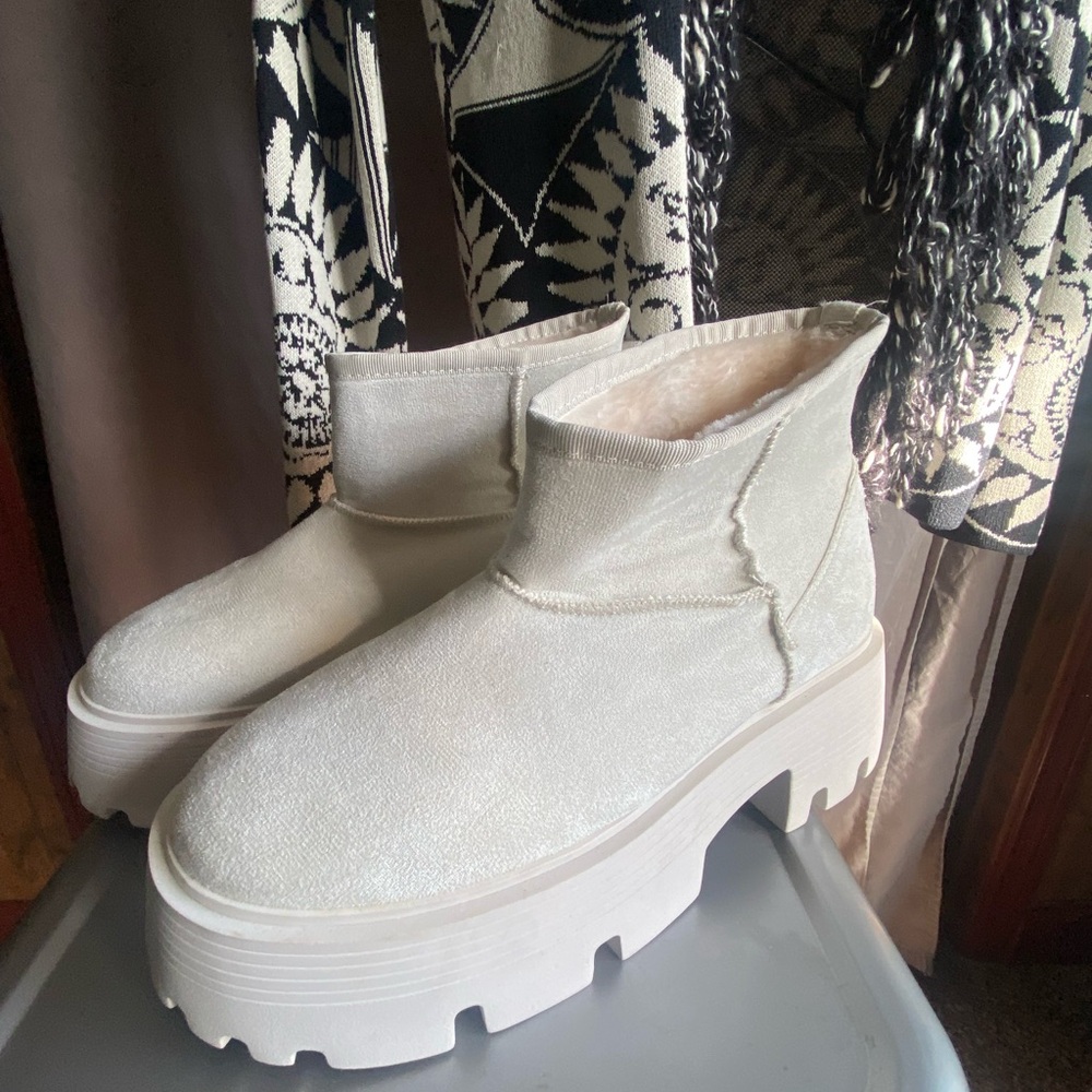 Women's Ivory Platform Ankle Boots Size 10